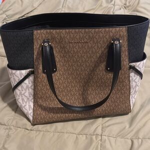 Large tote